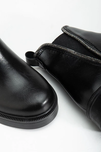 02-02 Siyah Kırışık Rugan Taş Aksesuarlı Lastikli Günlük Kadın Bot - 5