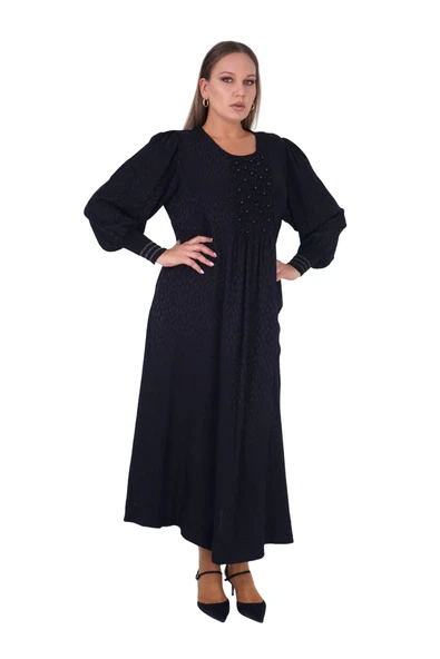 Kadın Büyük Beden Siyah İnci Detay İpek Saten Görünümlü Uzun Kollu Uzun Şık Elbise - Resim 4