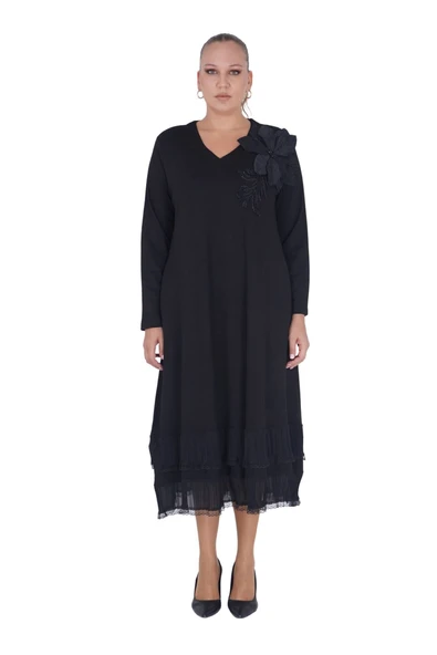 Kadın Büyük Beden Siyah Çiçek Motifli Tül Piliseli Fırfır Detay Uzun Elbise ürün görseli