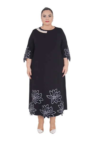 Kadın Büyük Beden Yarım Kollu Siyah Şık Çiçek Nakışlı Uzun Elbise ürün görseli