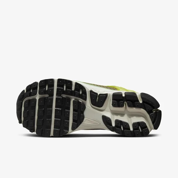 Nike WMNS ZOOM VOMERO 5 | FJ4738-300 - Resim 4