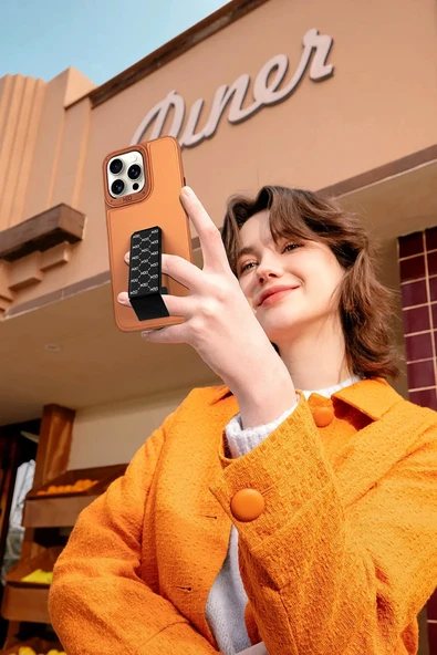 iPhone 15 Pro Max HBC-265 Madrid Magsafe Standlı Kapak - Kahverengi - Resim 5