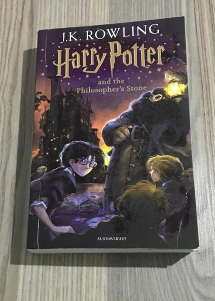 HARRY POTTER and the Philosopher's Stone (Sahafiye Kitap)