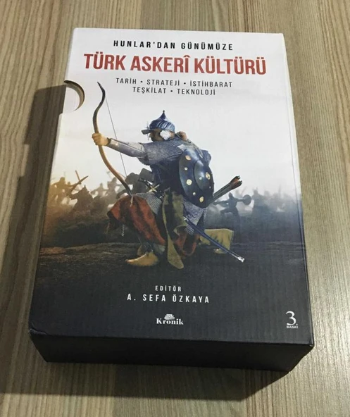 HUNLAR'DAN GÜNÜMÜZE TÜRK ASKERİ KÜLTÜRÜ Tarih - Strateji - İstihbarat - Teşkilat - Teknoloji ( Kutulu ) (Sahafiye Kitap)