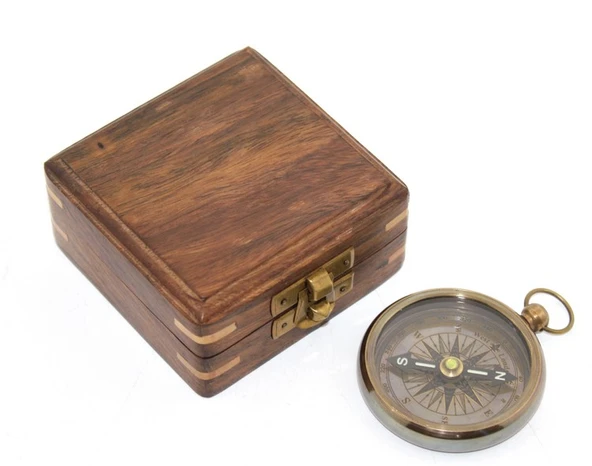 Ahşap Kutulu Pirinç Pusula Model 1 ürün görseli