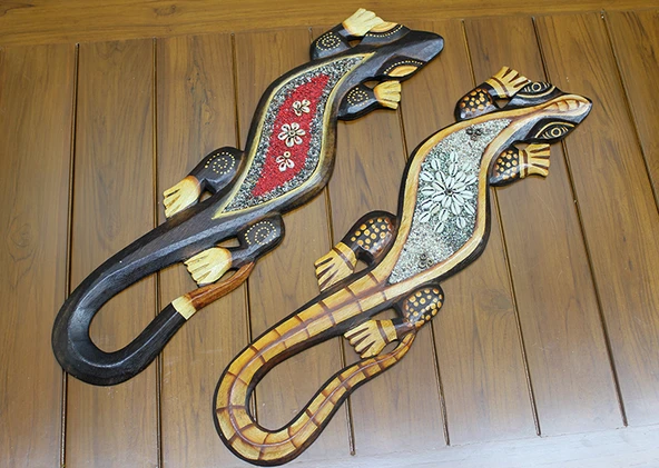 Ahşap Duvara Asmali Kertenkele Figürü ürün görseli