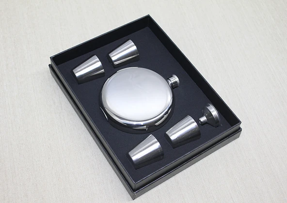 4 Shot Bardaklı Matara Seti Yuvarlak Çelik ürün görseli