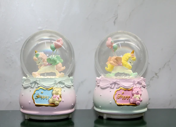 Işıklı Müzikli Kar Küresi Orta Boy ürün görseli