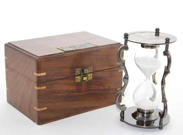 Ahşap Kutulu Pirinç Kum Saati ürün görseli