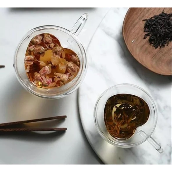 Kalp Şeklinde Cam Bardak ürün görseli