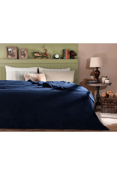 Madame Coco Emile Welsoft Polar Çift Taraflı Emboss Çift Kişilik Battaniye - Lacivert 200x220 cm ürün görseli