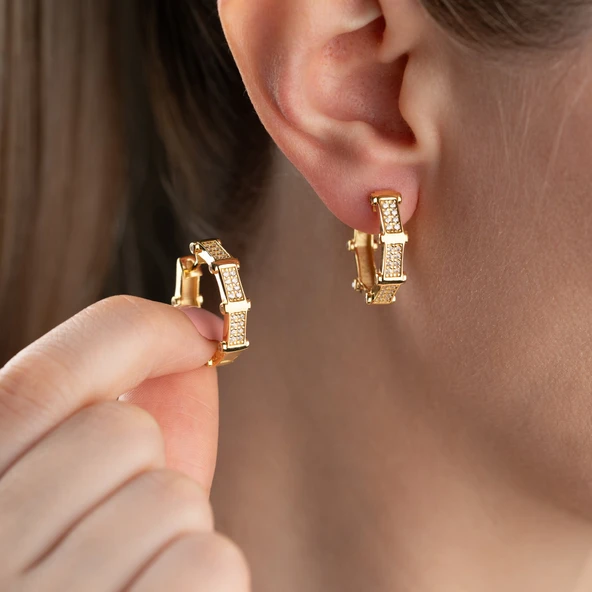 925 Ayar Gümüş Taşlı Köşeli Halka Küpe