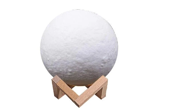 pilelistore Yerküre Ld 18cm Şarj Edelibilen Gece Ay Lambası Ahşap Standlı