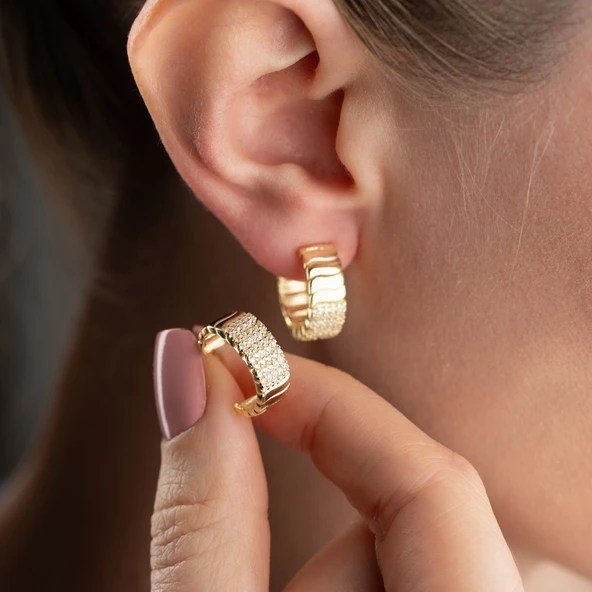 925 Ayar Gümüş Şeritli ve Taşlı Halka Küpe ürün görseli