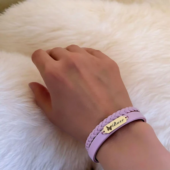14 Ayar Altın Plakalı İsme Özel Açık Mor Derili Kelebek Motifli Hediye Bileklik-655 - Resim 2