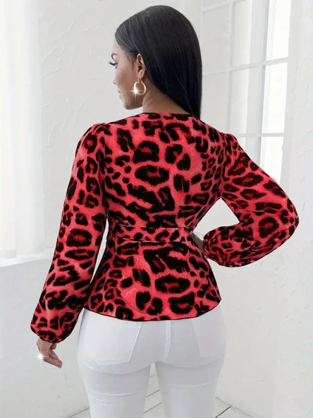 Lucky Life Kadın Uzun Kollu Kruvaze Yakalı Belden Kuşaklı Leopar Desenli Süprem Bluz ürün görseli 1
