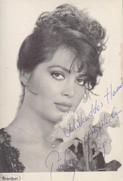 Türkan Şoray Fotoğrafı (Stüdyo Yaşar / Beyoğlu) Çekilmiş Orijinal Türkan Şoray İmzalı, İthaflı Fotoğraf ürün görseli 1