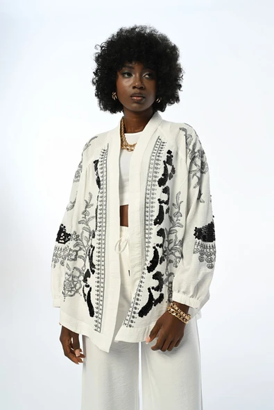 KADIN ÖNÜ VE KOLU PAYET NAKIŞLI KİMONO CEKET