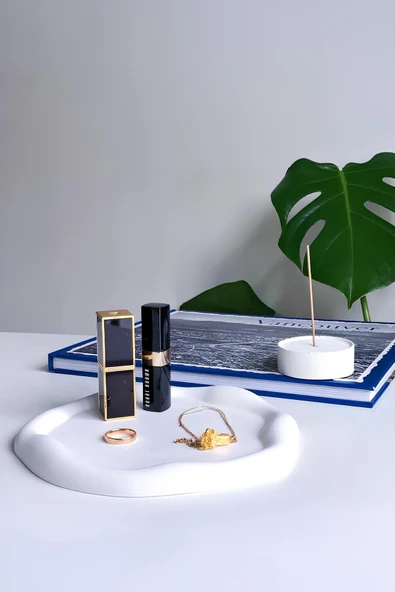 Bulut Desenli Beton Tabak | Minimal Takı ve Anahtar Tabağı | Dekoratif Sunum Tepsisi 24 cm