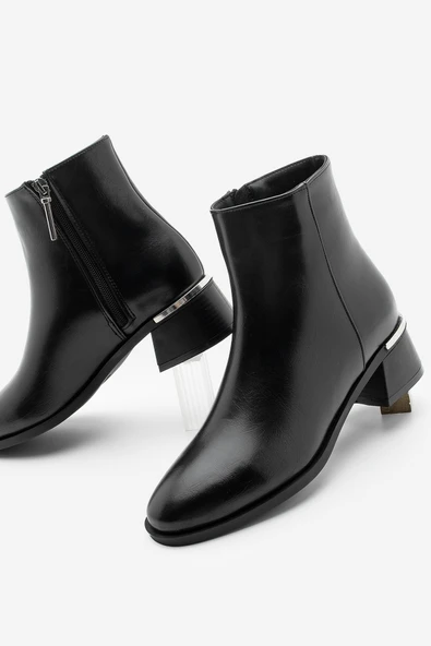 Potinonline K9711 Kadın Metal Ökçe Kalın Topuklu Bot