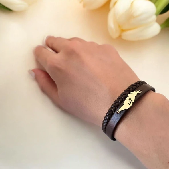 14 Ayar Altın Plakalı Harfe Özel Yaprak Motifli Hakiki Kahverengi Derili Hediye Bileklik-680 - Resim 2