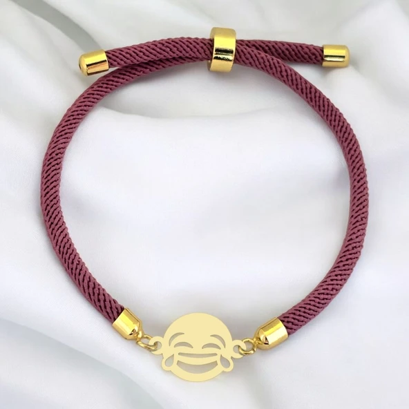 14 Ayar Altın Plakalı Gülen Yüz Figürlü Mor İpek Örgülü Hediye Bileklik-684 ürün görseli
