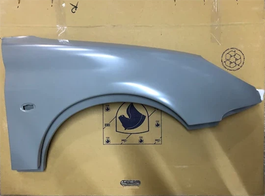 Peugeot 206 Uyumlu  Sağ Ön Çamurluk Sinyal Delikli İran Montaj ürün görseli