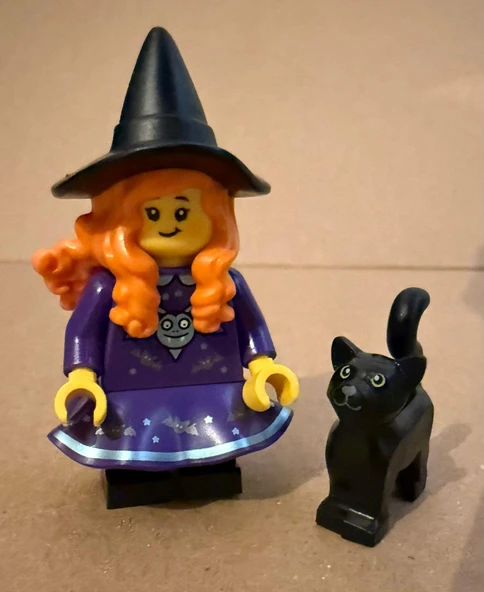 Orjinal Lego Minifigür Witch with cat ürün görseli