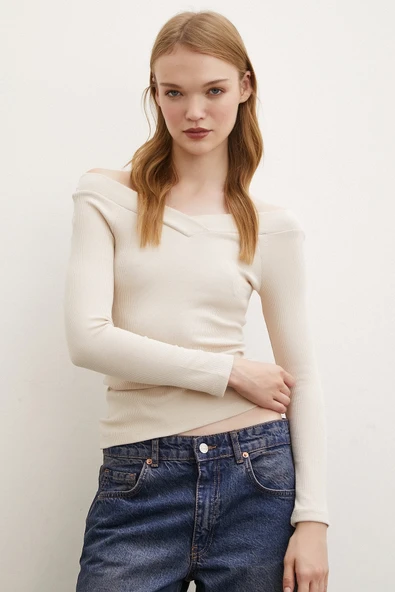Kayık Yaka Bluz Bej ürün görseli 1