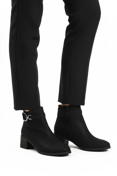 Aspor Siyah Zümrüt Fermuarlı Polarlı Kadın Topuklu Bot ürün görseli