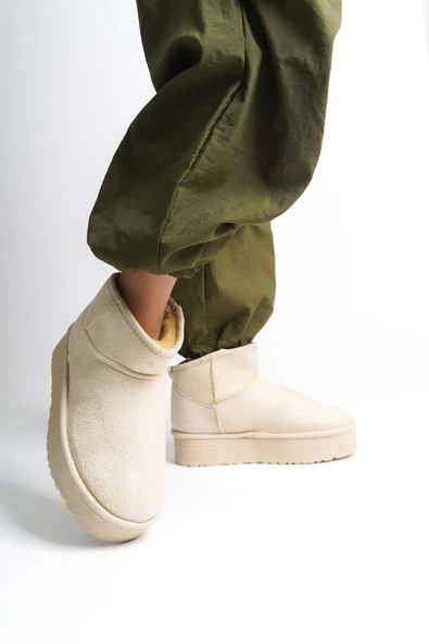 AMELIA Bağcıksız Düz ve Kalın Taban İçi Kürklü Kısa Süet Kadın Bot  SKT - Krem - Resim 2