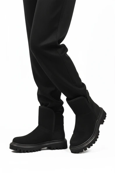 Aspor Siyah Süet İçi Kürklü Kadın Topuklu Bot