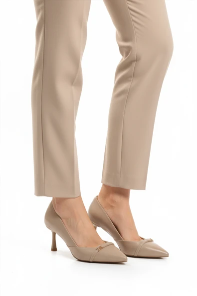 Aspor Bej Kırışık Kadın Topuklu Ayakkabı ürün görseli