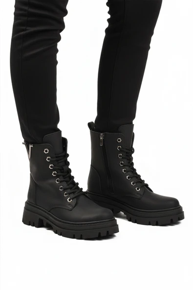 Aspor Siyah Zümrüt Bağcıklı Fermuarlı Kadın Worker Bot