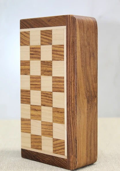 Özel Vernikli Mıknatıs Taşlı Ahşap Katlanabilir Kutulu Satranç Oyunu 25 Cm G222 - Resim 3