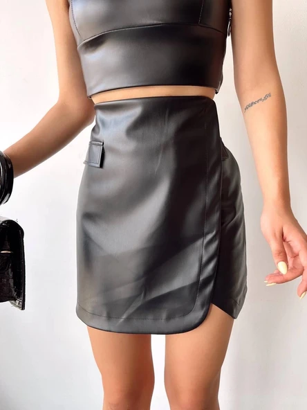 Cep detaylı oval kapaklı deri etek siyah h240048 ürün görseli 1