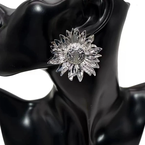 Göz Alıcı Gösterişli Gümüş Kaplama Ayçiçeği Model Şık Çelik Uçlu VIP Bijuteri Küpe | Parlak ve Zarif - Resim 2