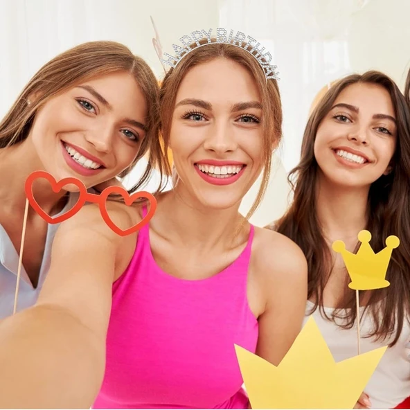 Gümüş Kristal Taşlı Happy Birthday Tacı ürün görseli 1