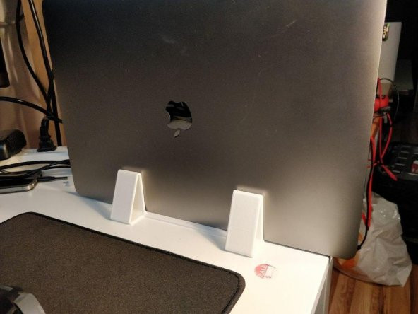 Macbook Pro 17 İnç Stand 2020 Plastik Aparat - 2