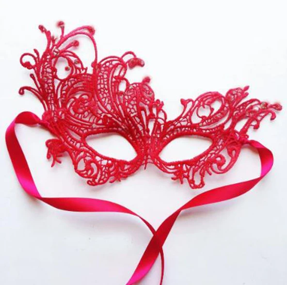Kırmızı Renk Dantel Örgü İşlemeli Parti Maskesi Model 1 ürün görseli 1
