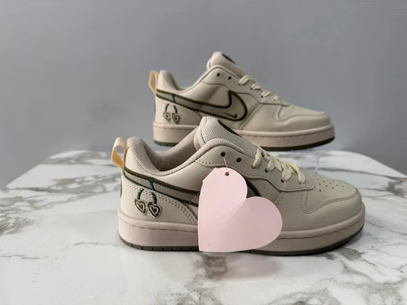 Nike Dikişli Valentine Kirazlı Sneaker ürün görseli