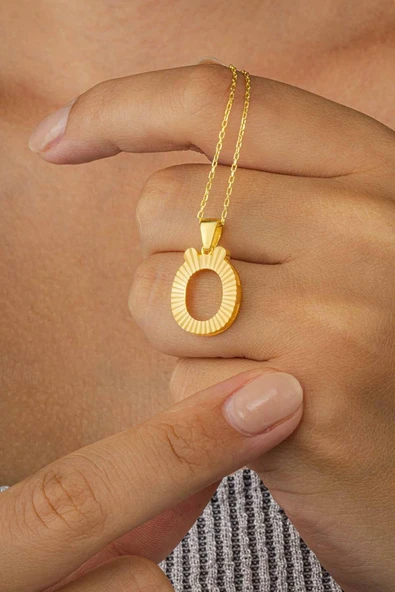 Gümüş Pazarım Altın Kaplama Ö Harfli Kadın 925 Ayar Gümüş Kolye ürün görseli 1