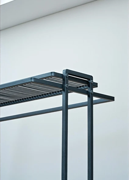 SİYAH METAL ELBİSE ASKILIĞI İKİ YÖNLÜ 3 RAFLI TEKERLEKLİ ASKILIK PORTMANTO VE KONFEKSİYON ASKILIĞI - 4