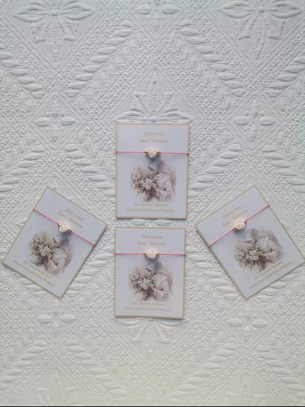 100 Adet Kişiye Özel Gül İnci Model Düğün Nikah Nişan Söz Kına Hatırası Dağıtmalık Hediyelik Bileklik - Resim 4