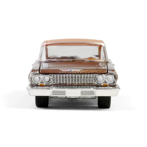 Greenlight 1/64 California Lowriders Series 6- 1963 Chevrolet Impala SS Convertible Top Up - Resim 2