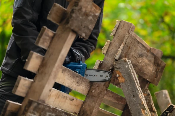 GKE 18V-15 Solo Zincirli Ağaç Kesme - Resim 4