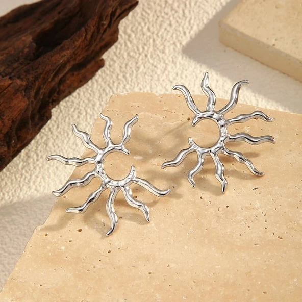 Göz Alıcı Gösterişli Gümüş Kaplama Soyut Güneş Formlu Çelik Uçlu VIP Bijuteri Küpe | Parlak ve Zarif - Resim 2