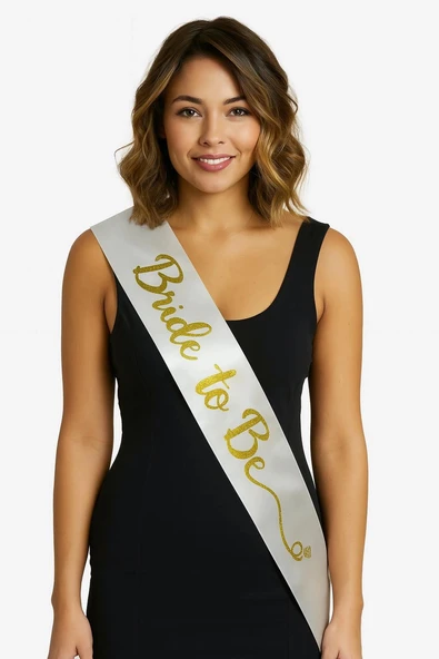 MDB Beyaz Saten Üzerine İtalik Altın Bride To Be Kuşağı ürün görseli 1