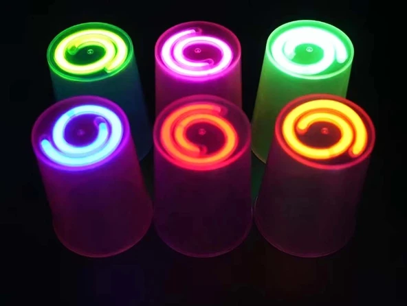 Karanlıkta Yanan Mega Glow Bardaklar 8 Adet ürün görseli