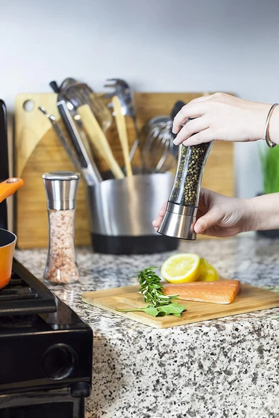 Cam Metal Kapaklı Baharat Öğütücü 250 ml - Resim 2